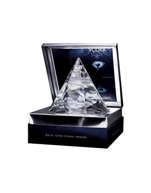 Precious Vodka Precious Vodka (Diamond Shape) + GB 0,7 liters